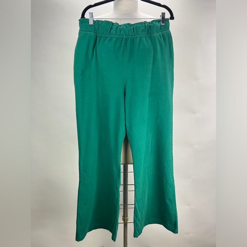 247B-EMERALD. Elastic Waist High Rise Flared Pant